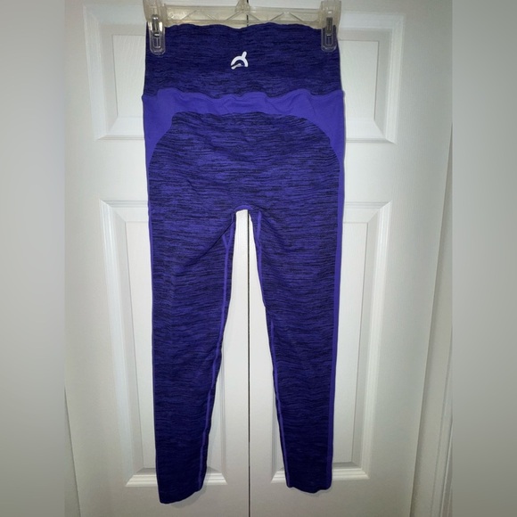 Peloton Women's Seamless High Rise Legging Purple size Medium. VGUC - Picture 5 of 14